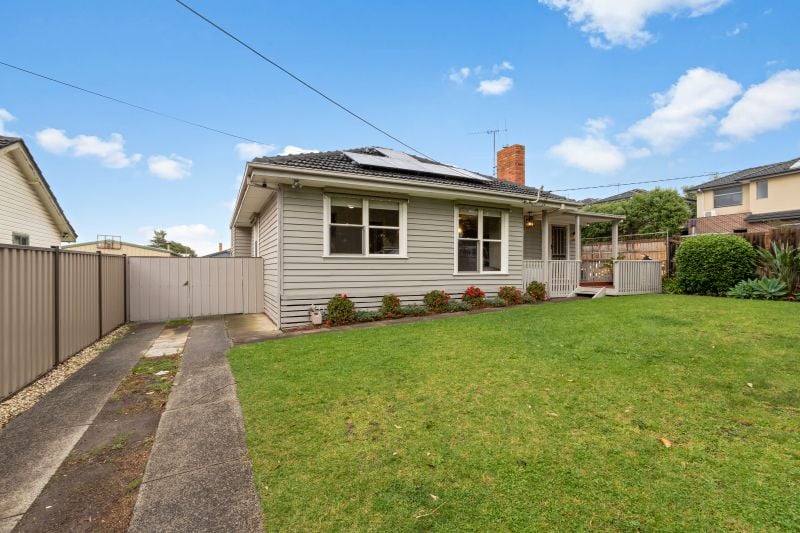 35 McMahon Road, Reservoir