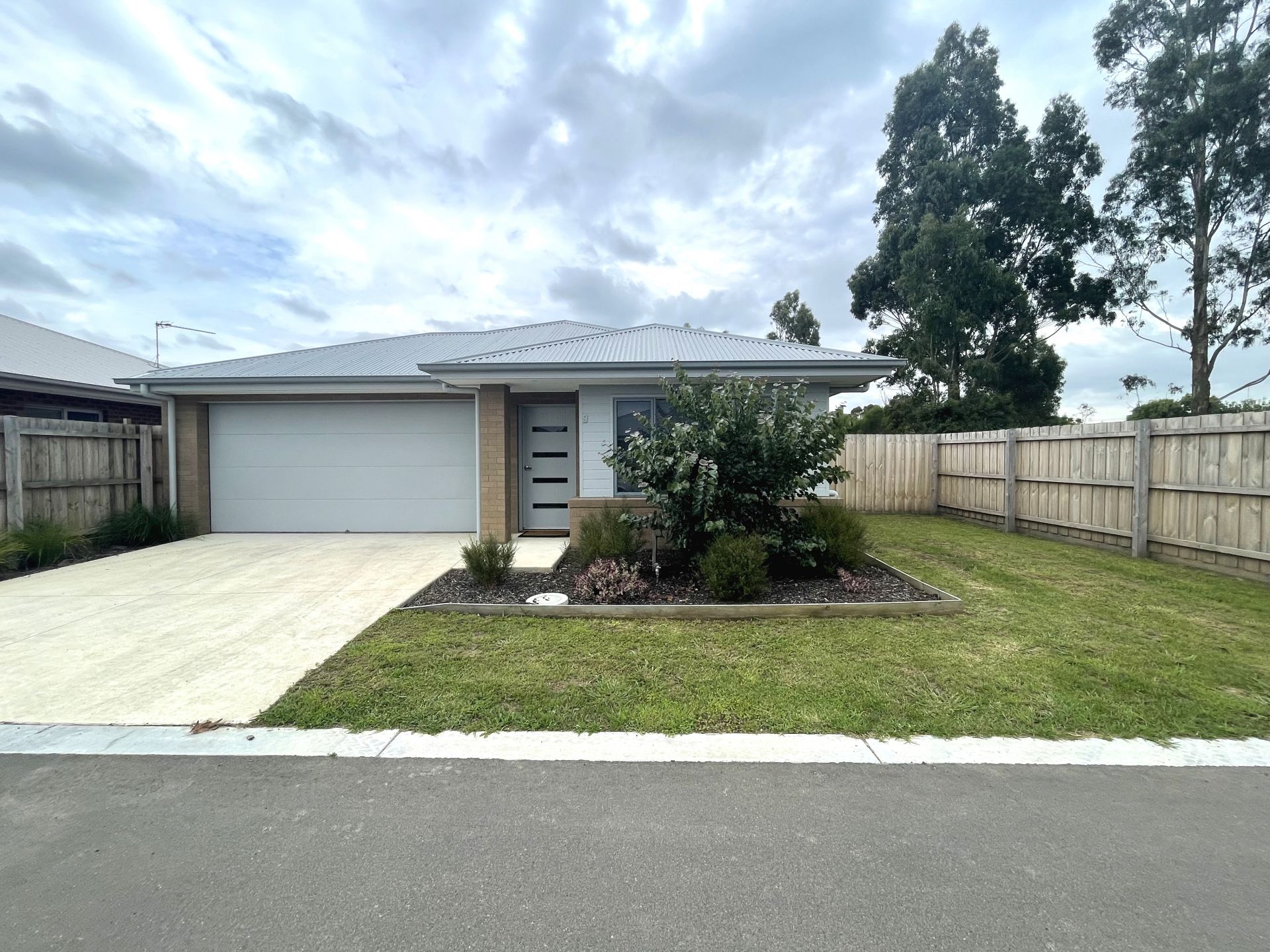 9 Bryan Place, East Bairnsdale VIC