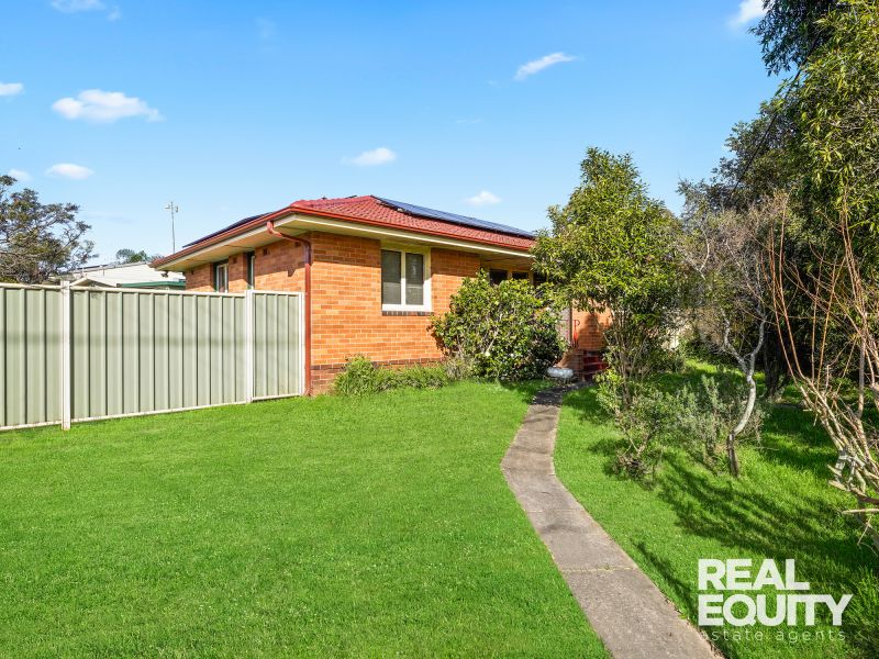 Real Estate For Sale 2 Salamaua Crescent Holsworthy , NSW