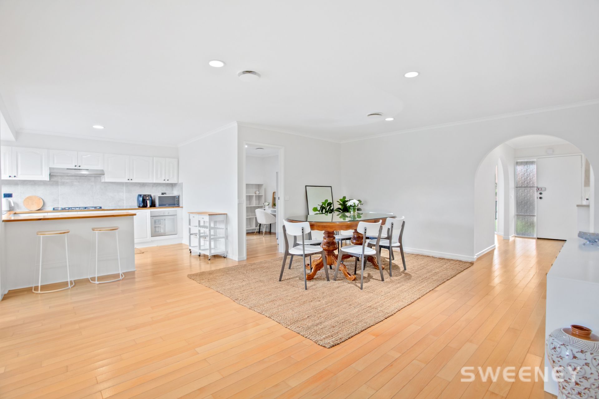 31 Knightsbridge Avenue, Altona Meadows - Thumbnail 4