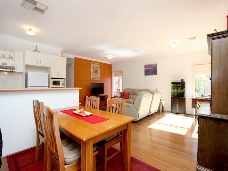 17 Macedon Close, Caroline Springs - Thumbnail 6