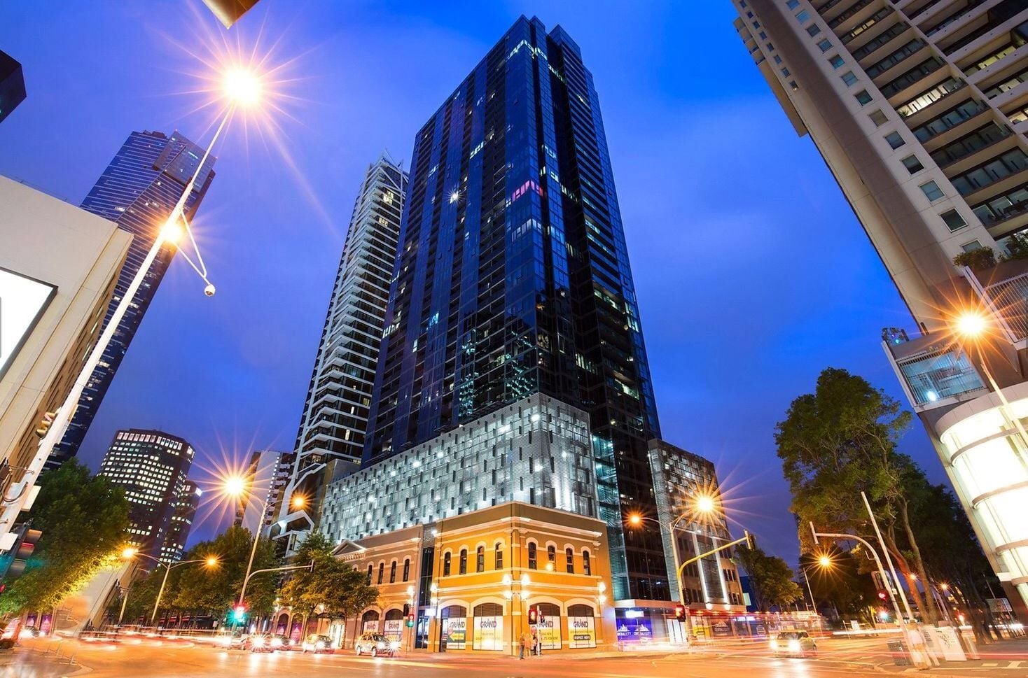 Southbank Grand: Prime Position, Luxury Lifestyle, Spacious Sensation!