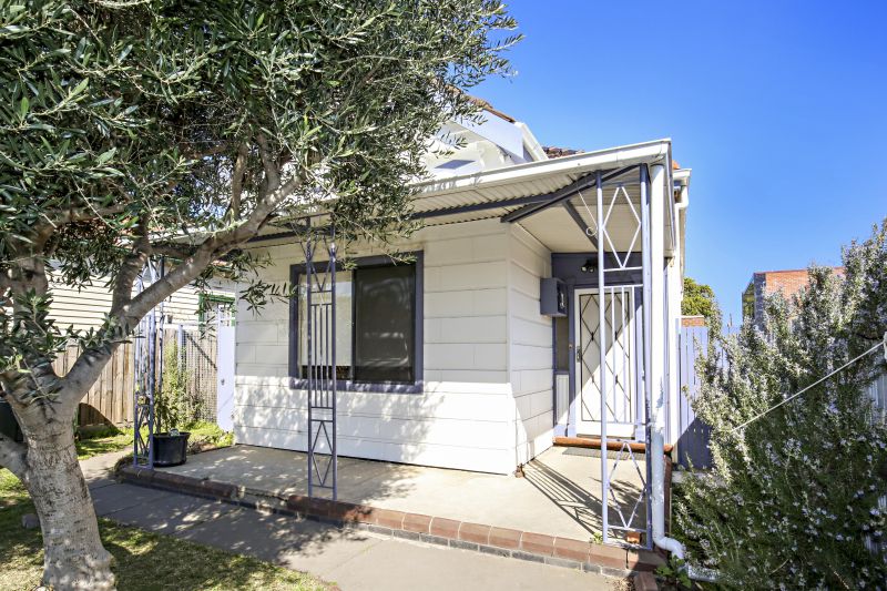 2 Collins Street, Thornbury