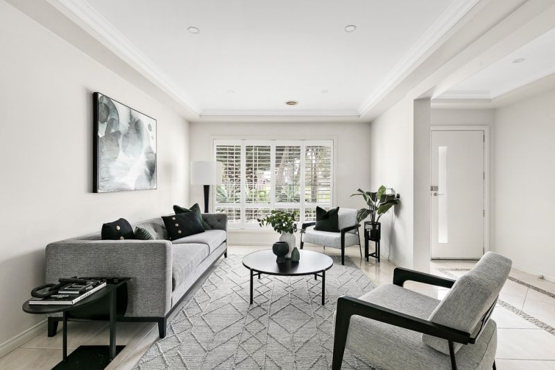49 Oakview Parade, Caroline Springs - Thumbnail 4