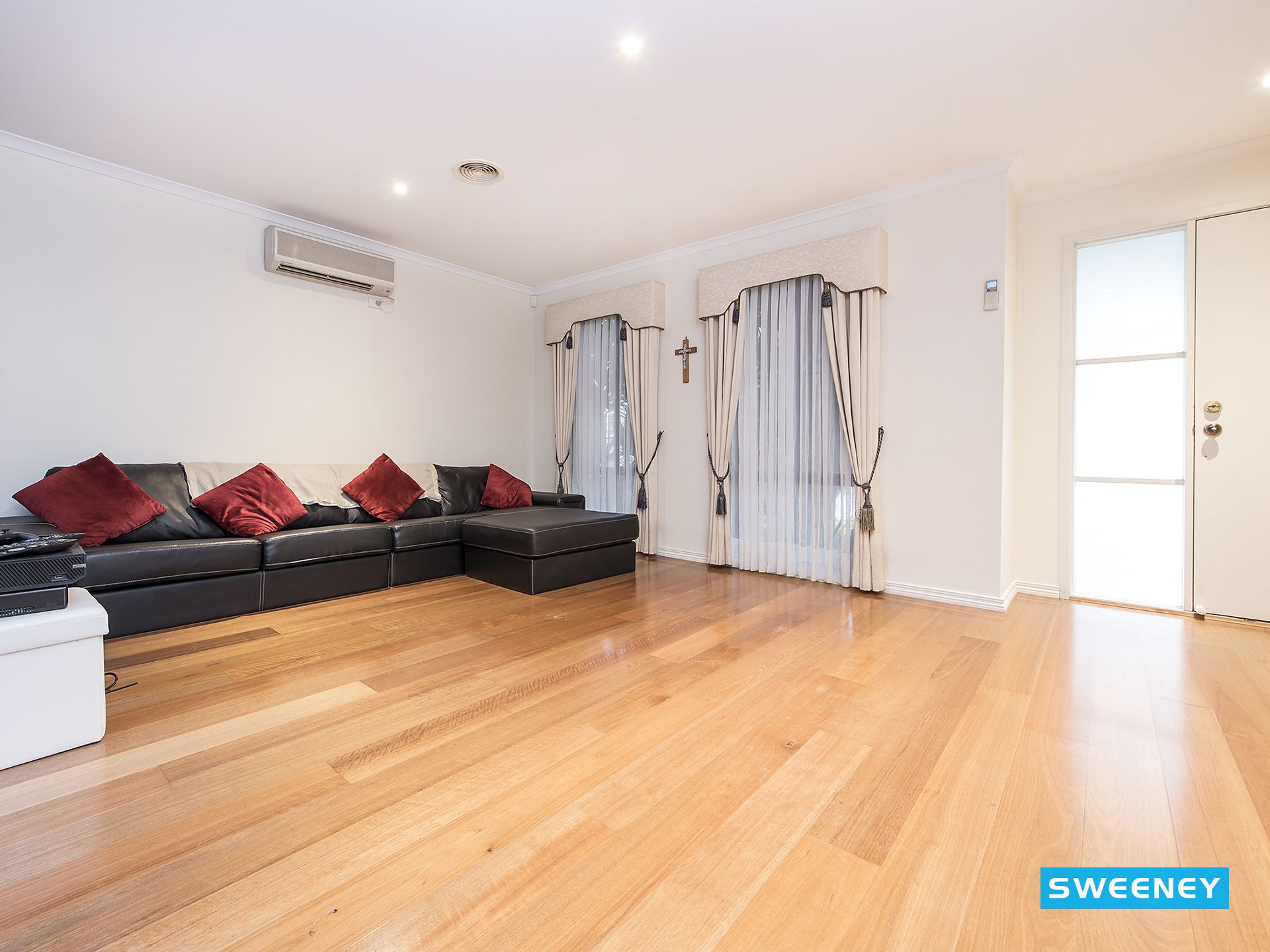 27 O'Donnell Drive, Caroline Springs - Thumbnail 5