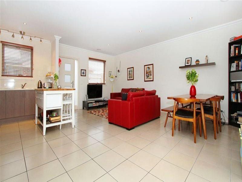 8/10-12 George Street, Reservoir