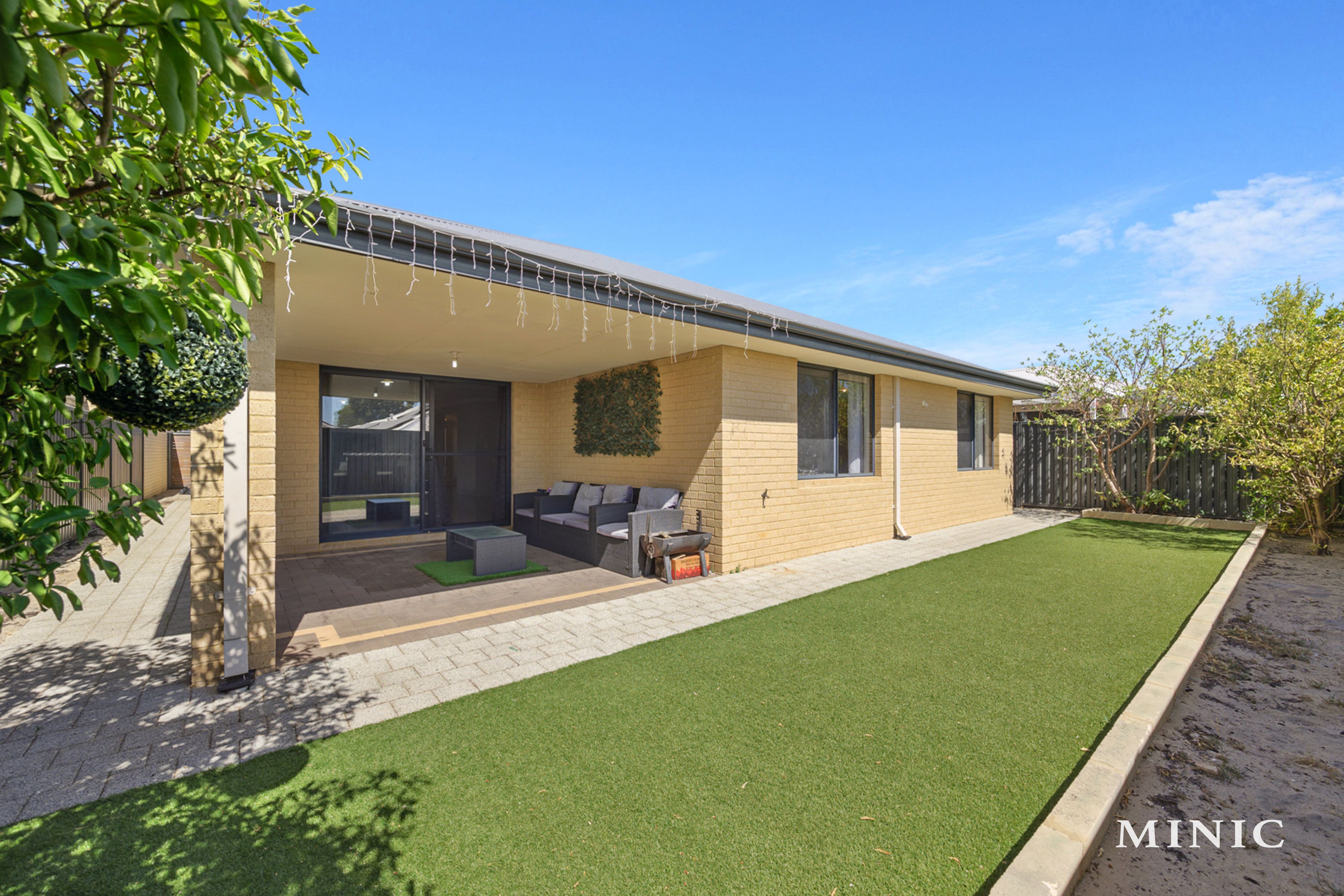 Real Estate For Sale 21 Strathclyde Circuit Champion Lakes , WA