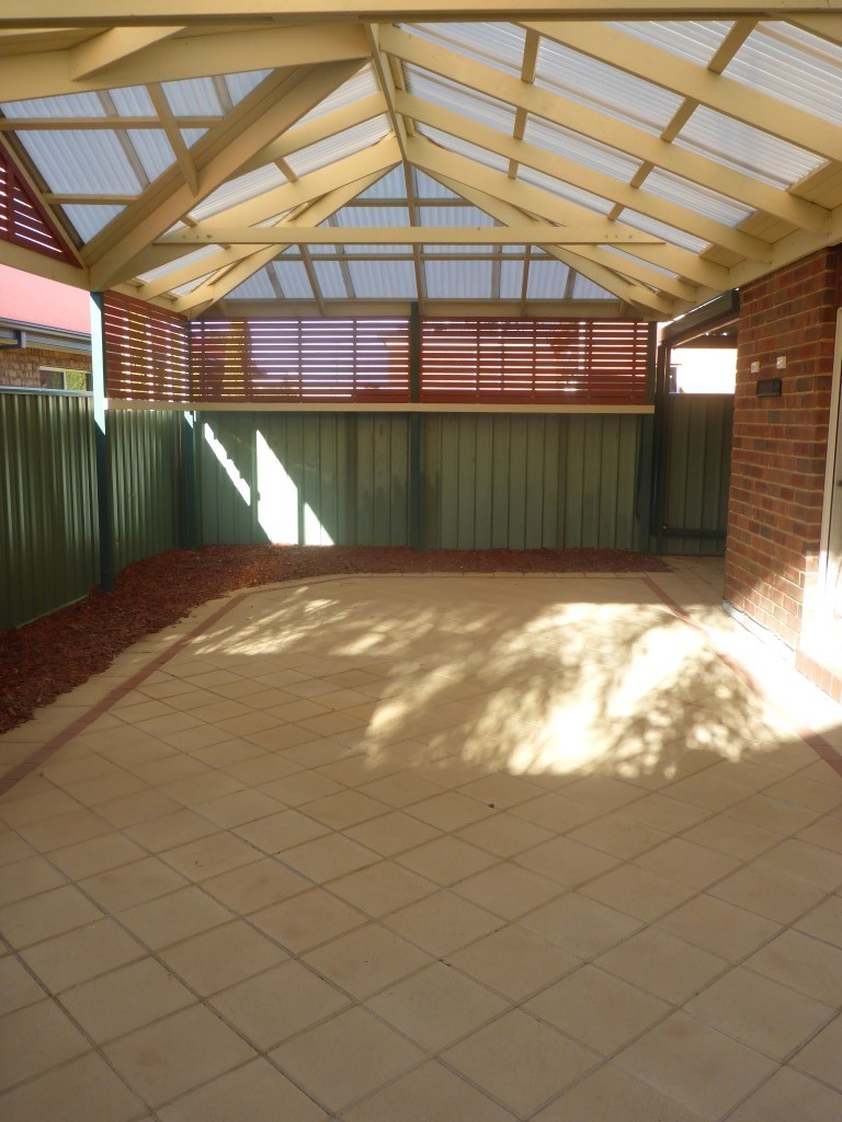 22  Innes Crt Mawson Lakes 5095