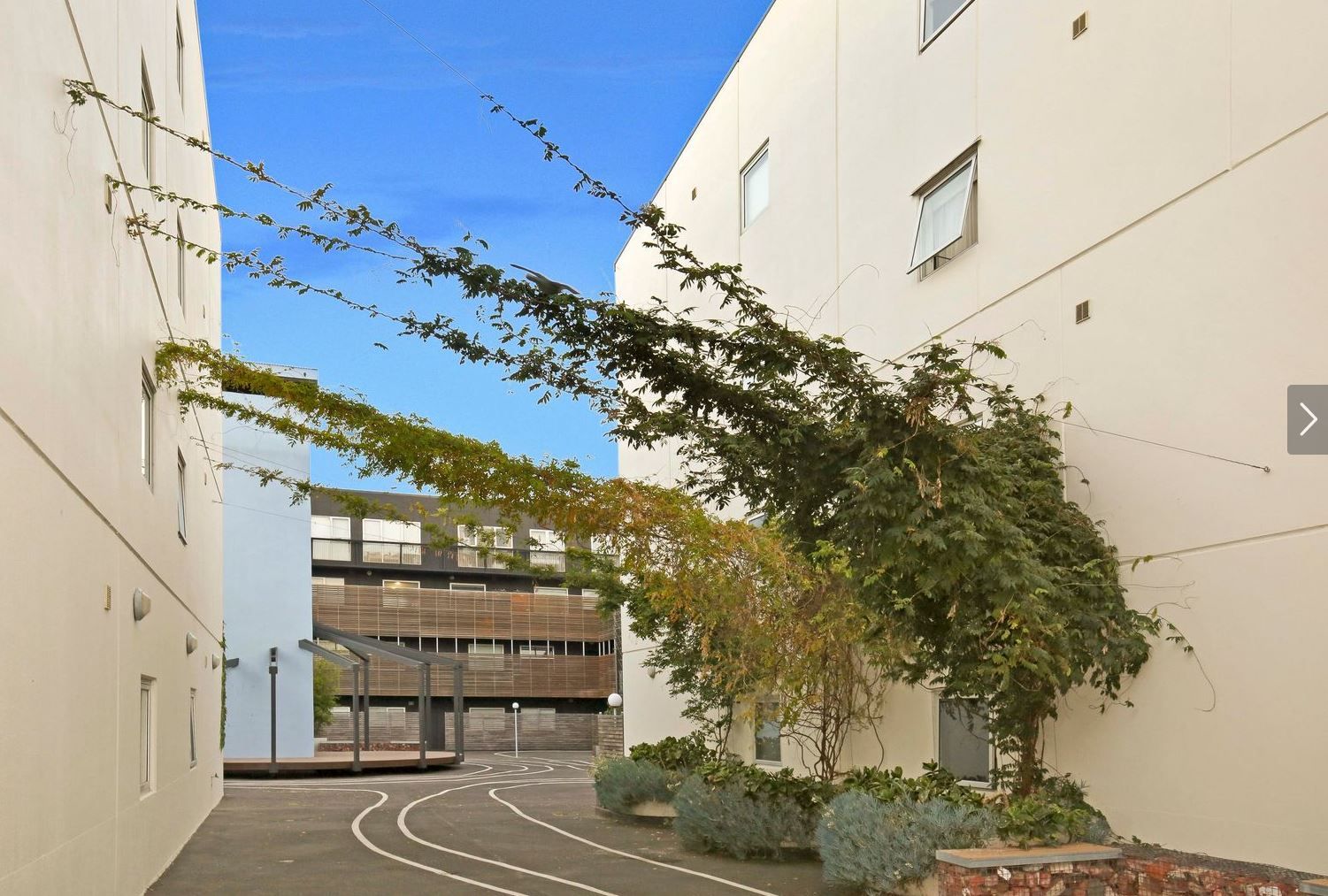 EXCLUSIVE APARTMENT LIVING