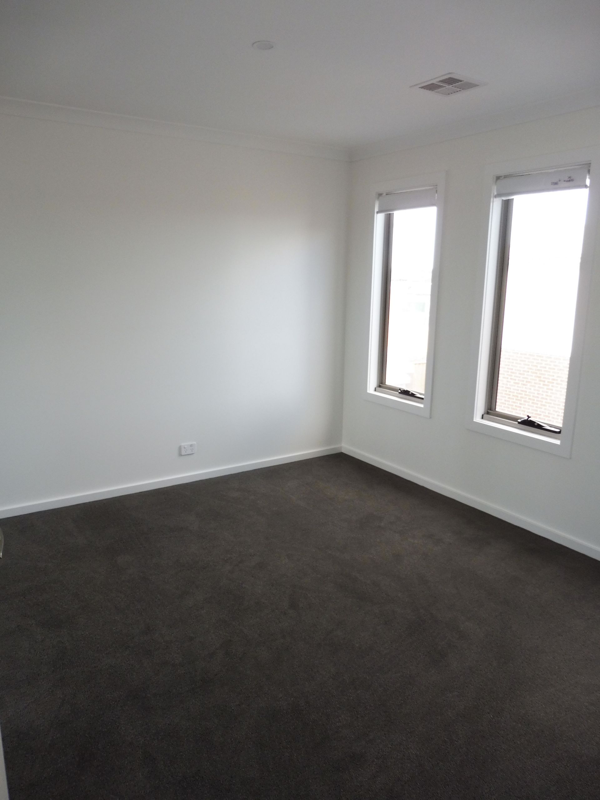 Brand New 6 Star Contemporary Living Townhouse