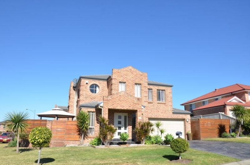 2 Siena Close Prestons NSW