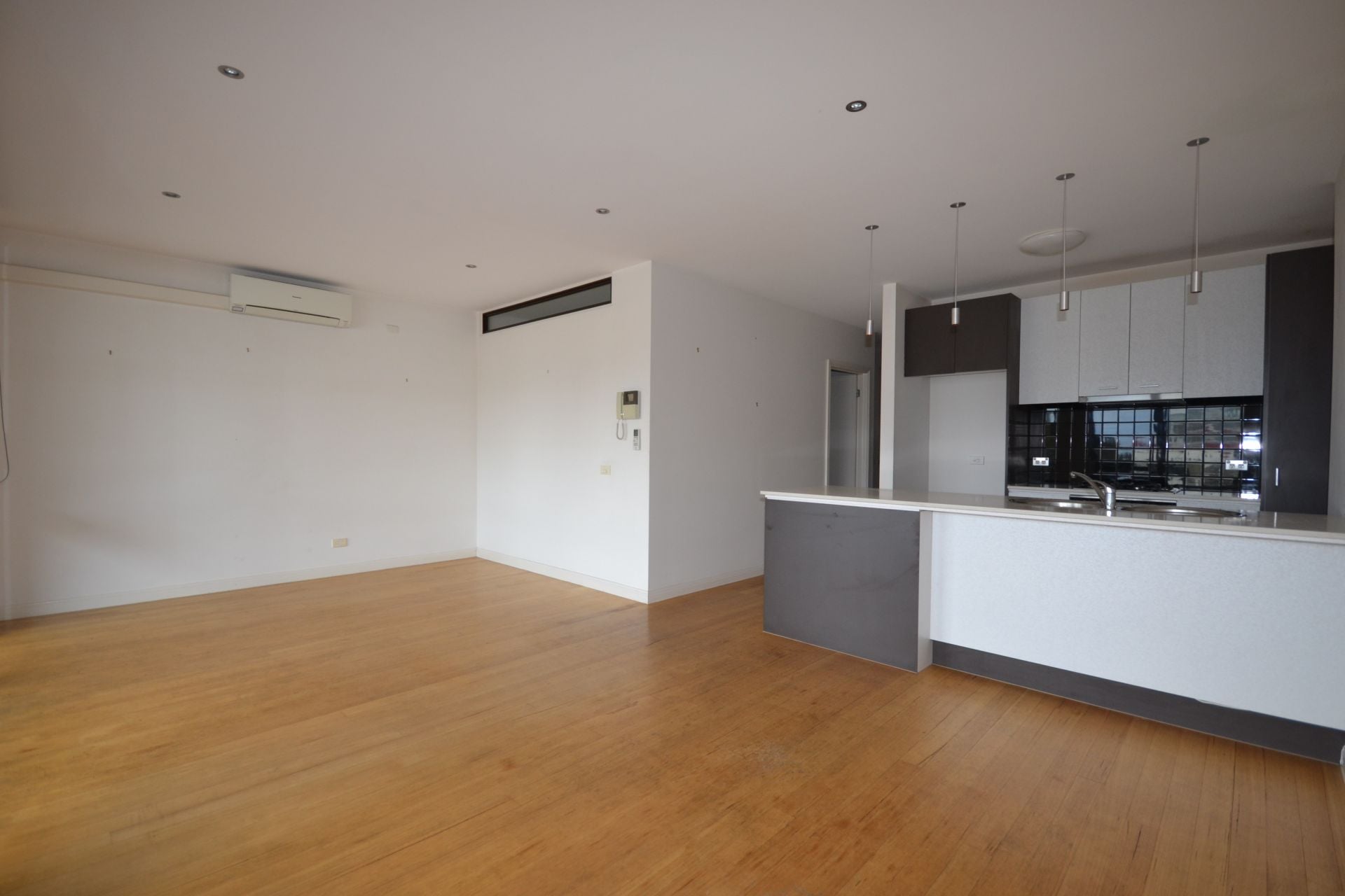 EXCLUSIVE APARTMENT LIVING