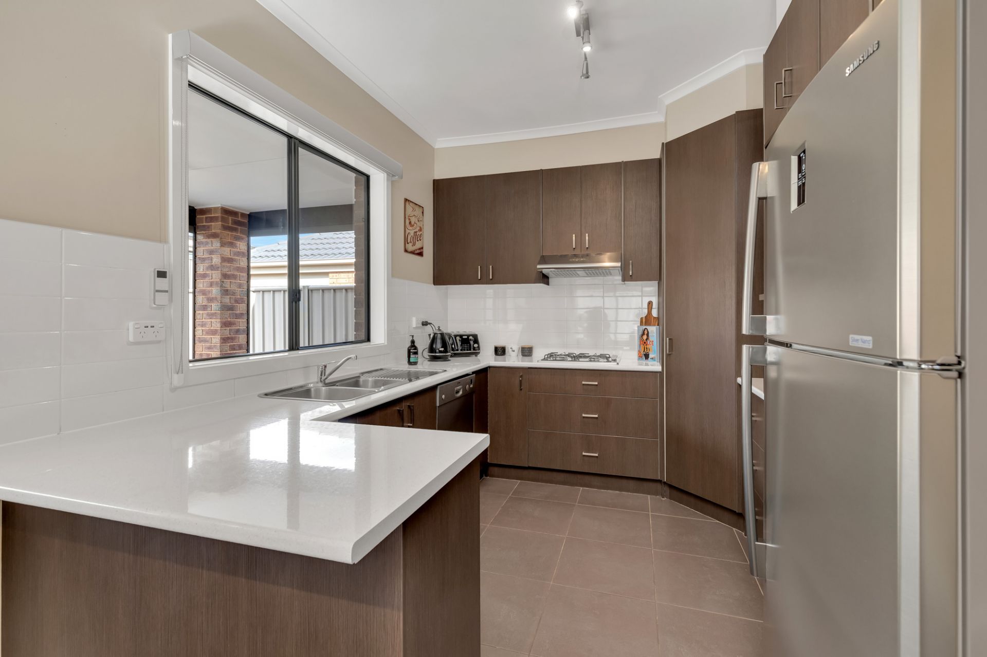 24 Hascombe Drive, Caroline Springs - Thumbnail 4