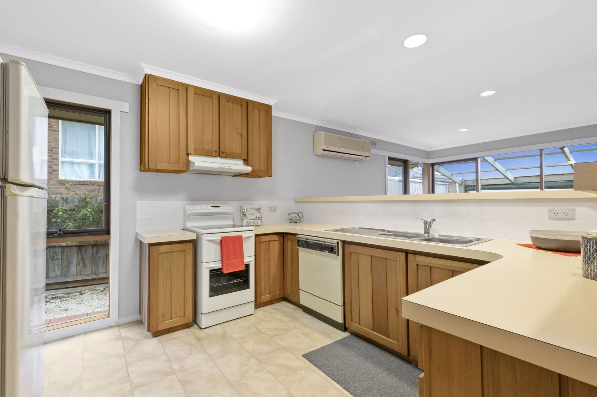 2/10 Carmichael Court Leopold VIC, Leopold - Thumbnail 5