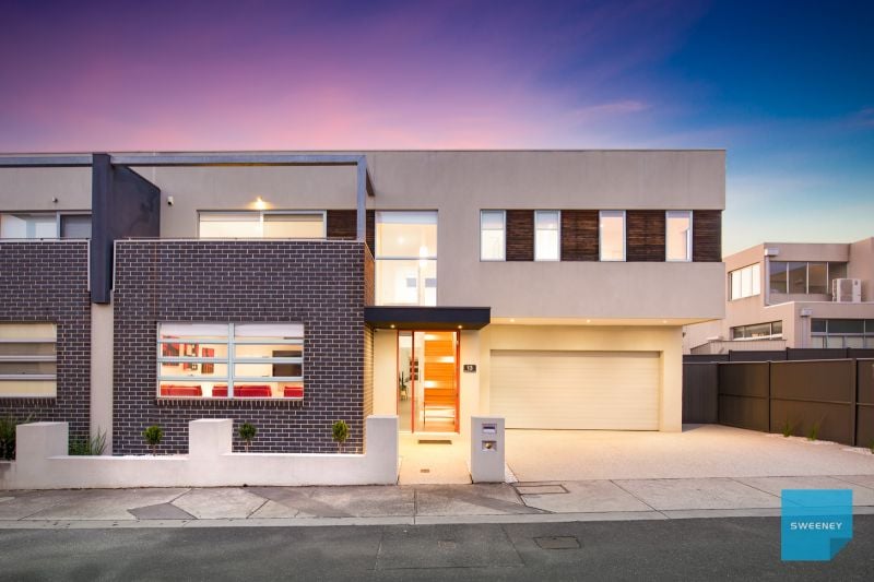 13 Abbotsford Lane, Caroline Springs - Thumbnail 2