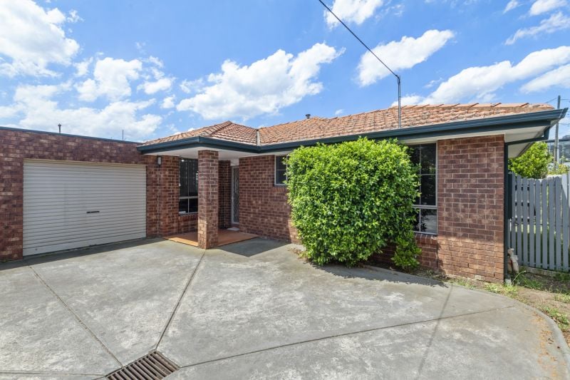 2/8 Spring Street, Preston