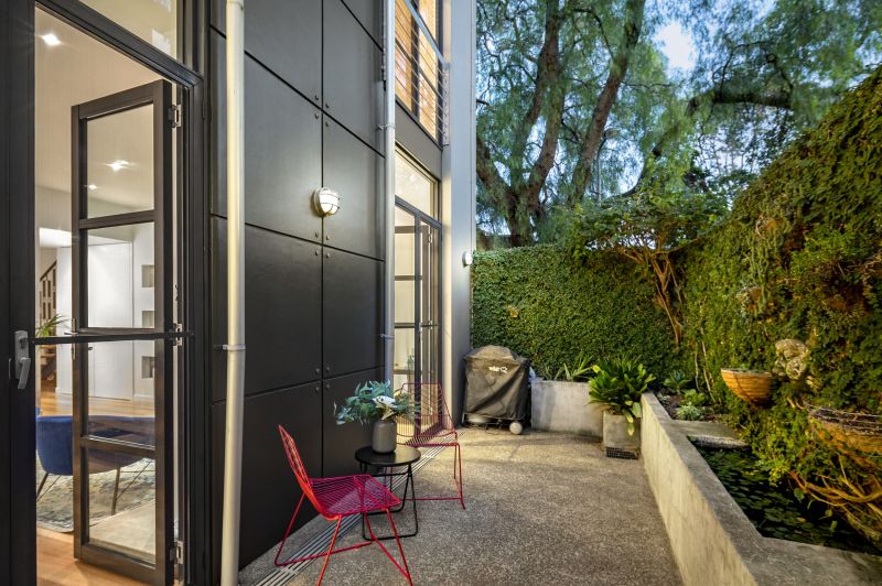 1A Neptune Lane, St Kilda