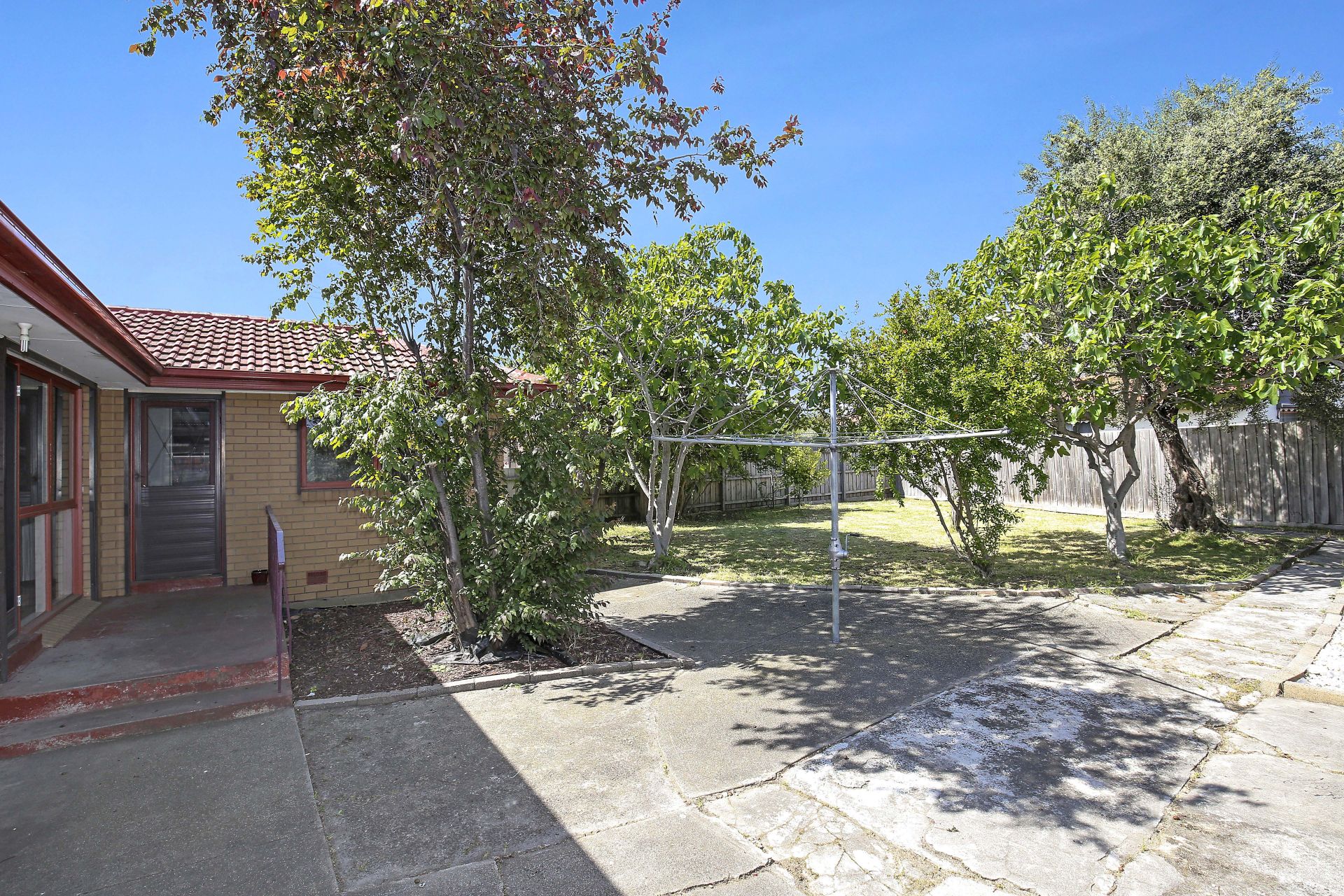 BEST LOCATION IN BUNDOORA   *Insp Sat 17th Nov @ 12:55pm*