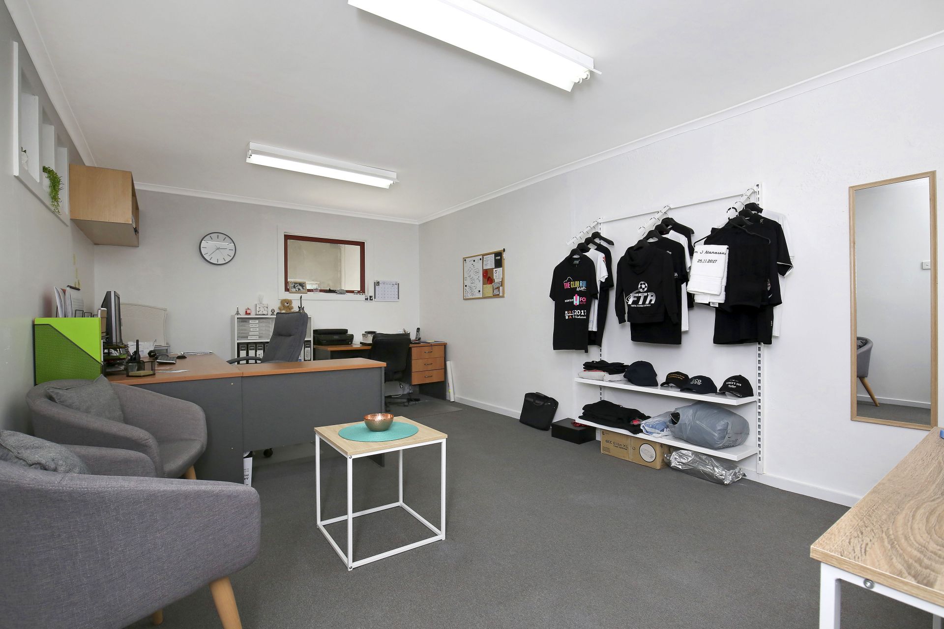 GREAT INDUSTRIAL INVESTMENT - SUPERBLY POSITIONED STORAGE UNIT WITH MEZZANINE OFFICE IN SOUGHT AFTER  INDUSTRIAL POCKET OFF SETTLEMENT ROAD