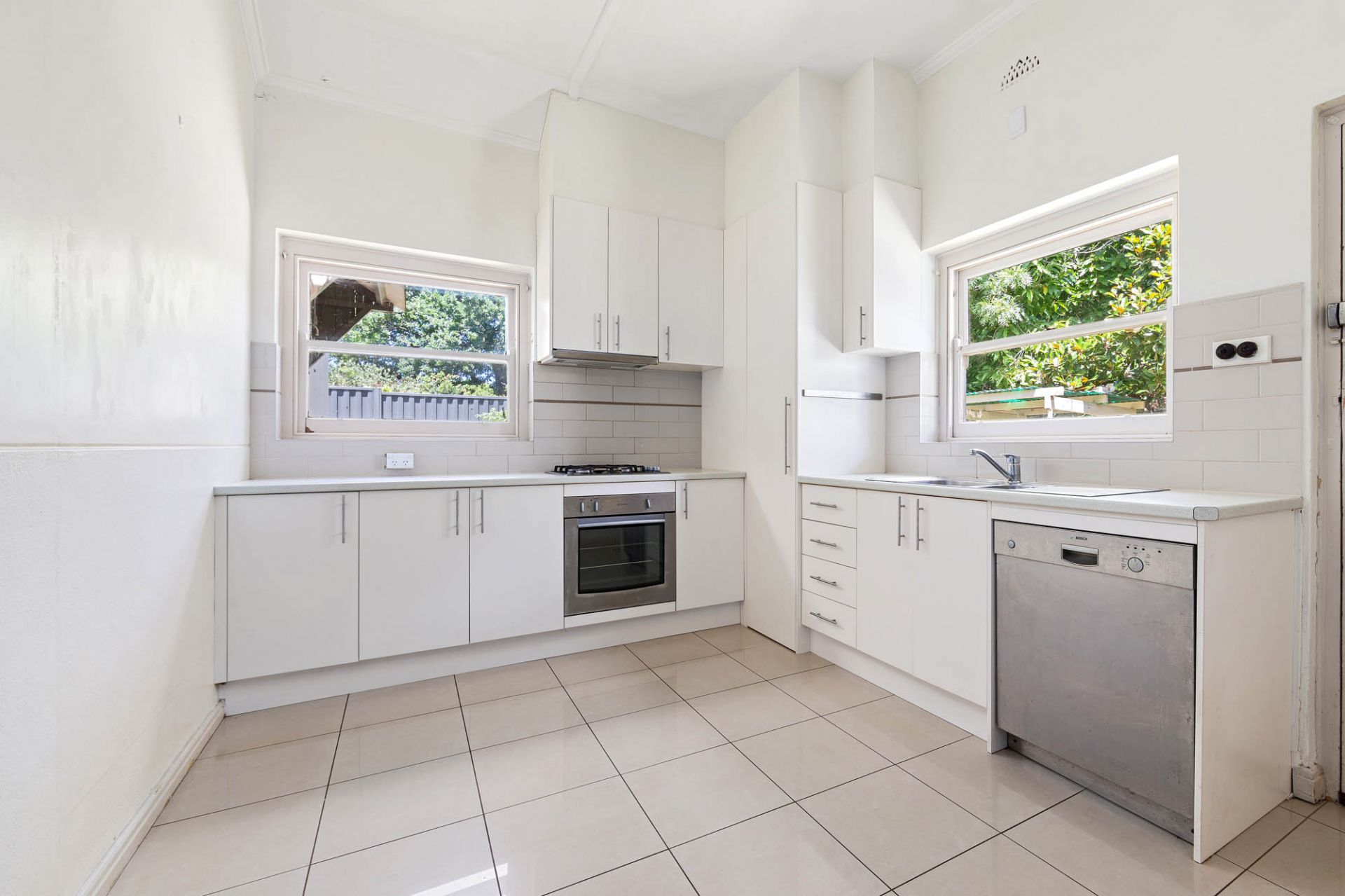 31 Ellington Street, Caulfield South - Thumbnail 3