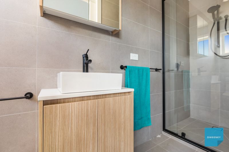 2/19 Lockwood Court, Fraser Rise - Thumbnail 7