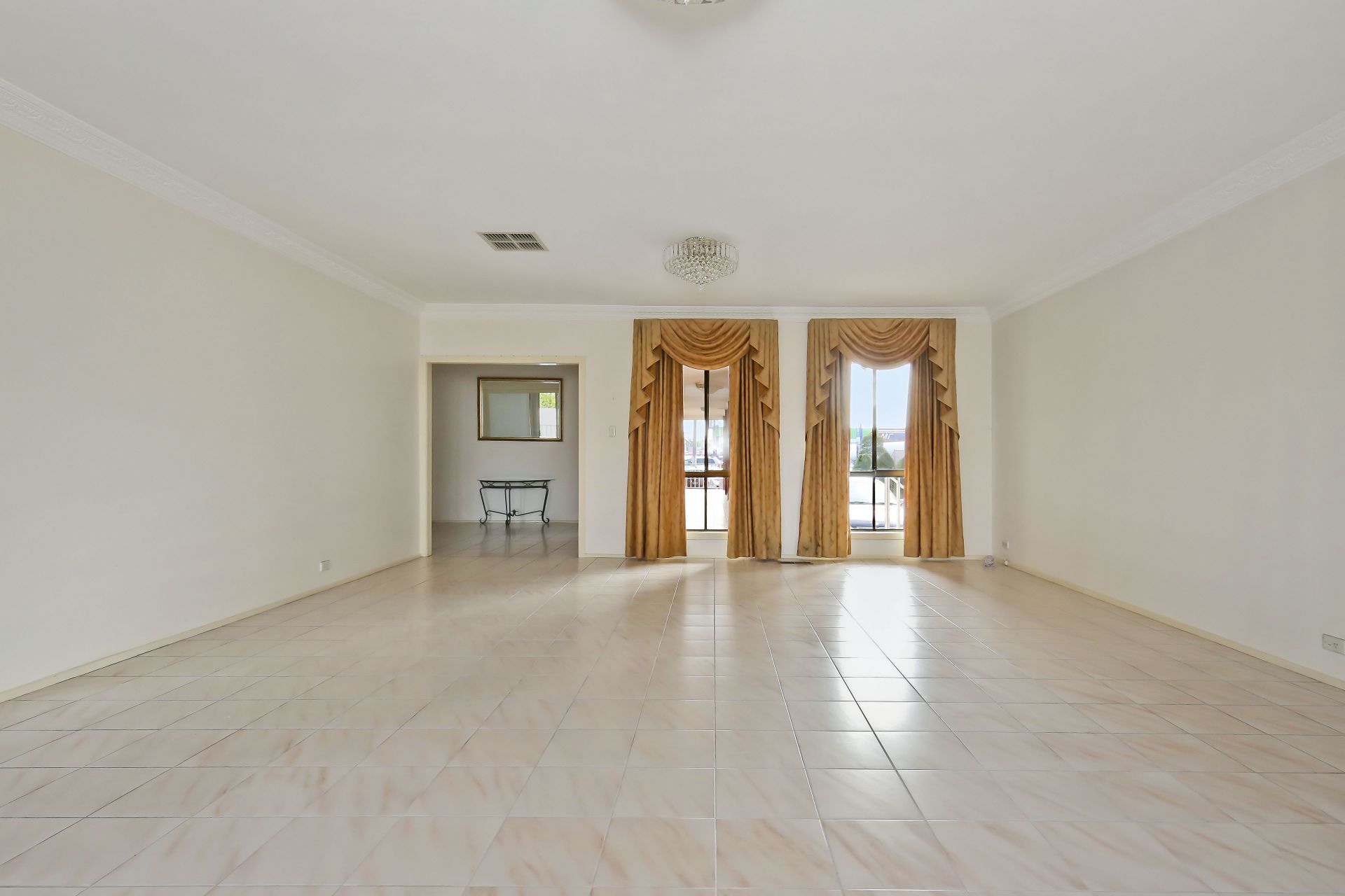 SPACIOUS FAMILY HOME – BE QUICK, RENT REDUCED!