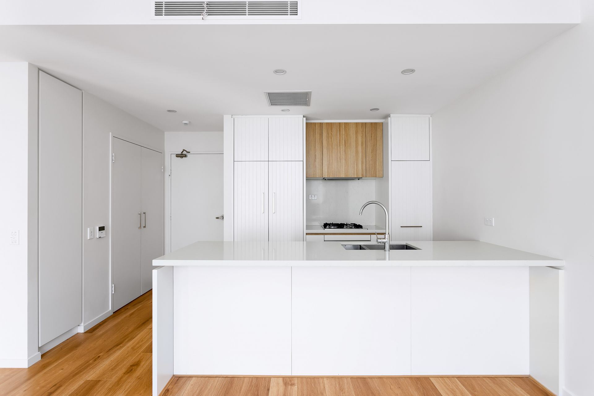 509/1 Pinnacle Street, Miranda, Miranda - Thumbnail 3