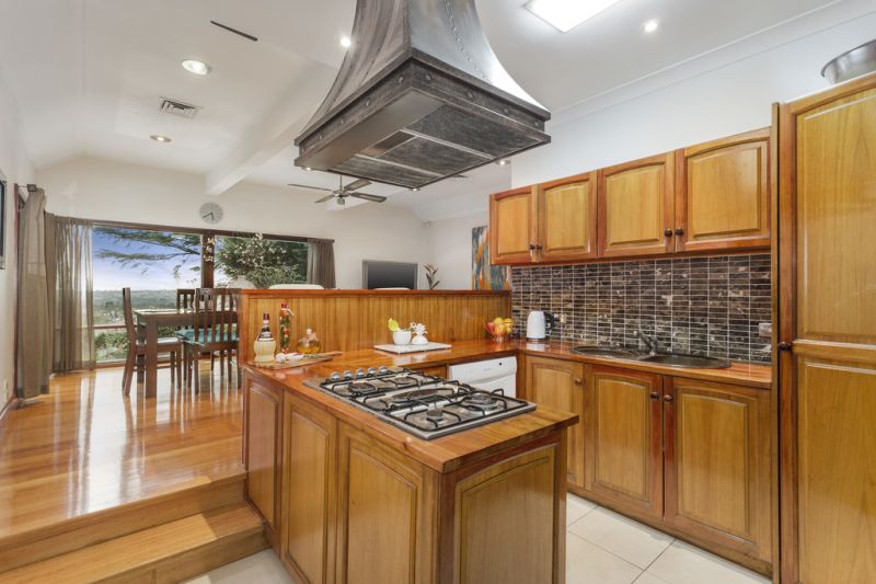 24 Carn Avenue, Ivanhoe - Thumbnail 5