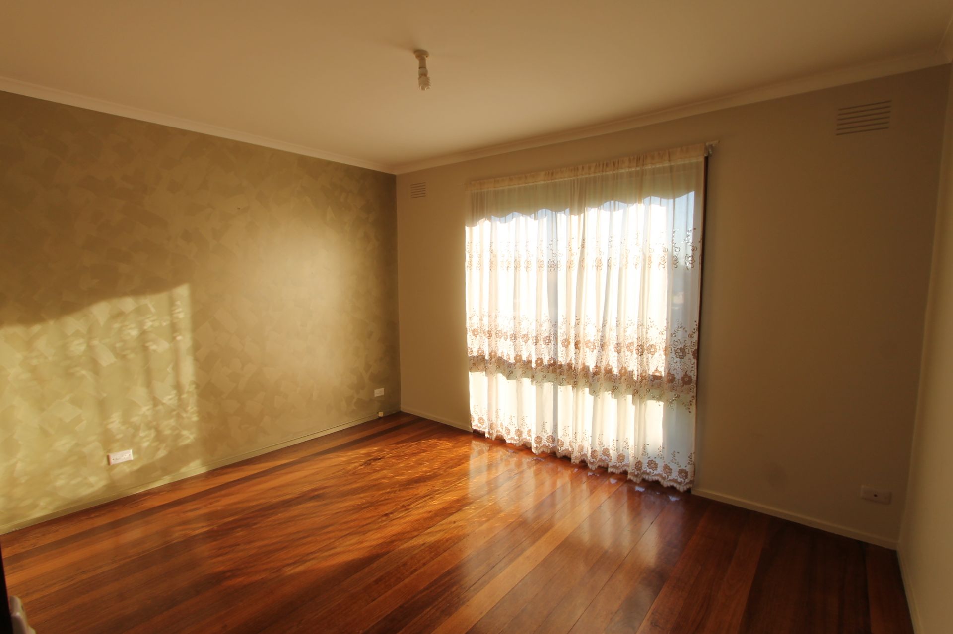 Quiet Court Location