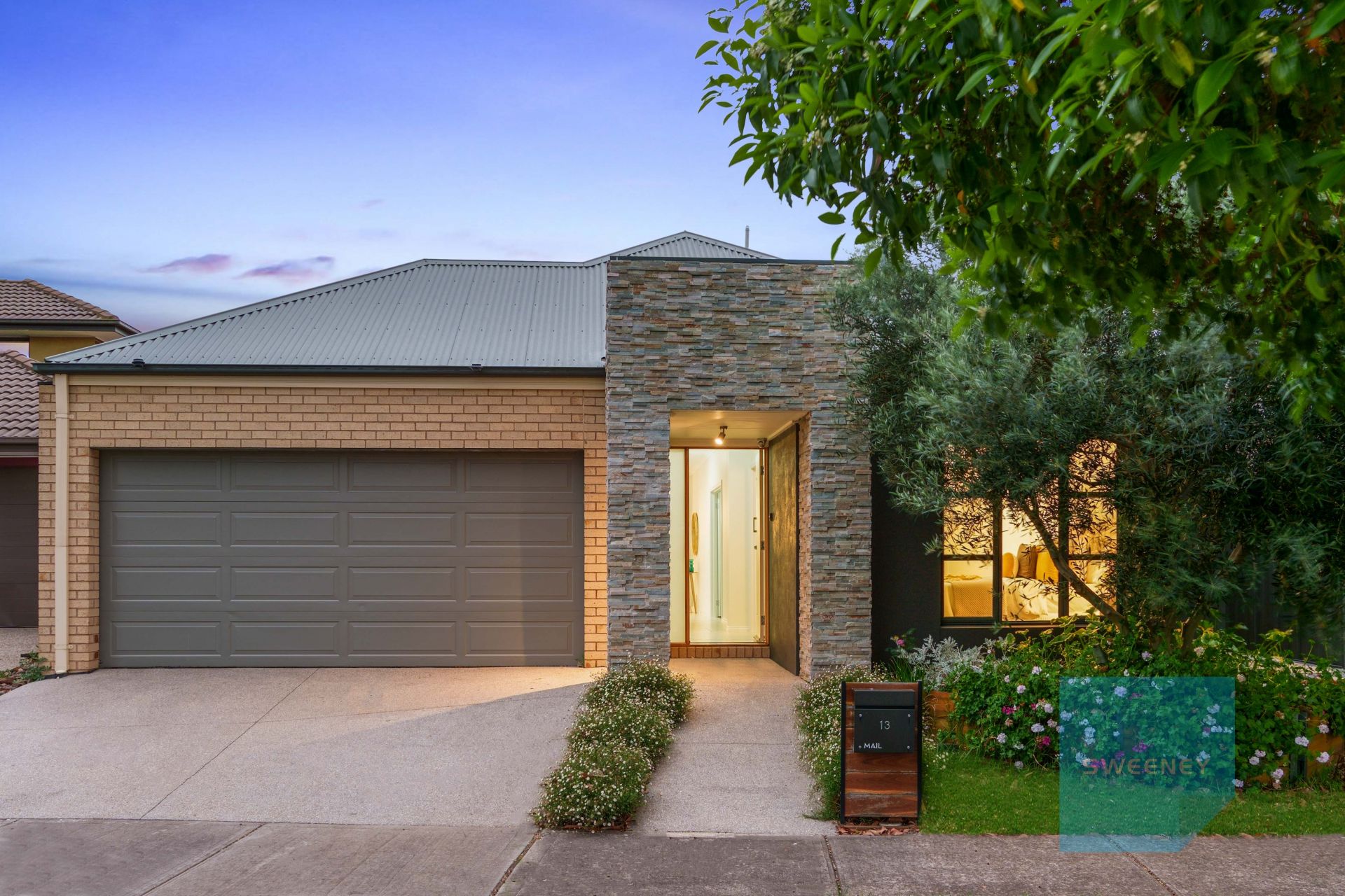 13 Damaine Circuit, Caroline Springs - Thumbnail 2