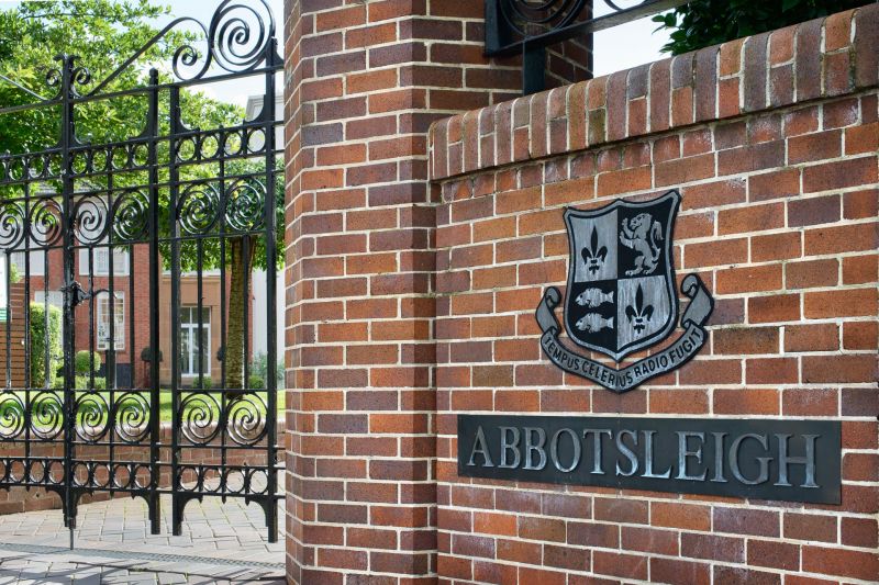 2 Sutherland Avenue, Wahroonga