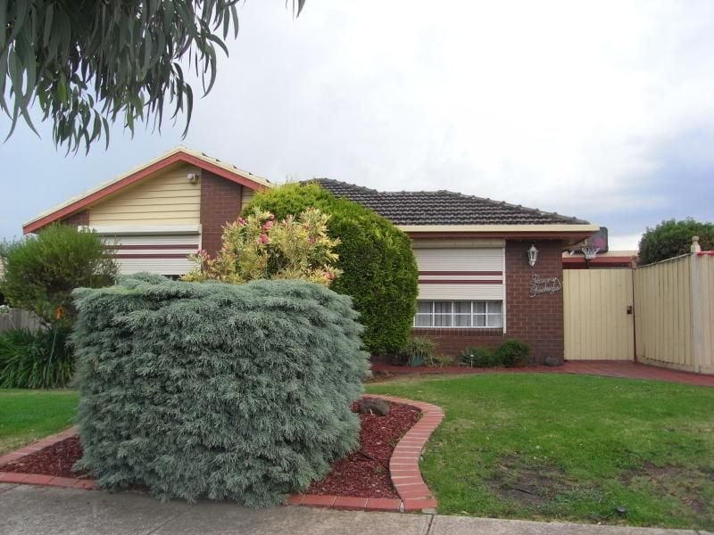 11 Somers Close, Mill Park
