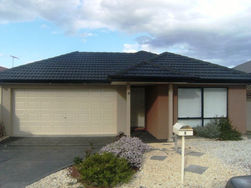 8 Braeside Walk, Caroline Springs - Thumbnail 2