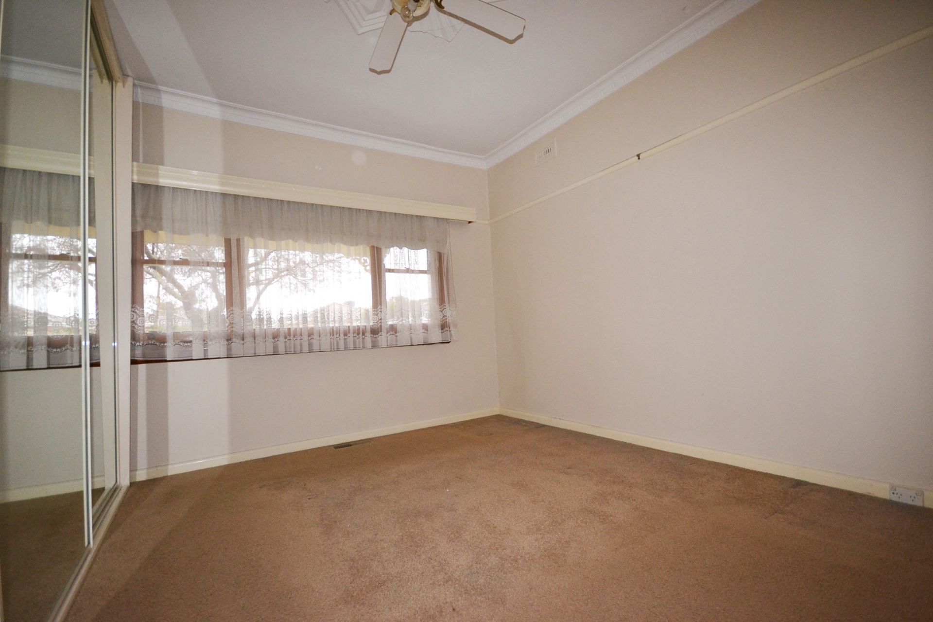 FAMILY HOME CONVENIENT LOCATION