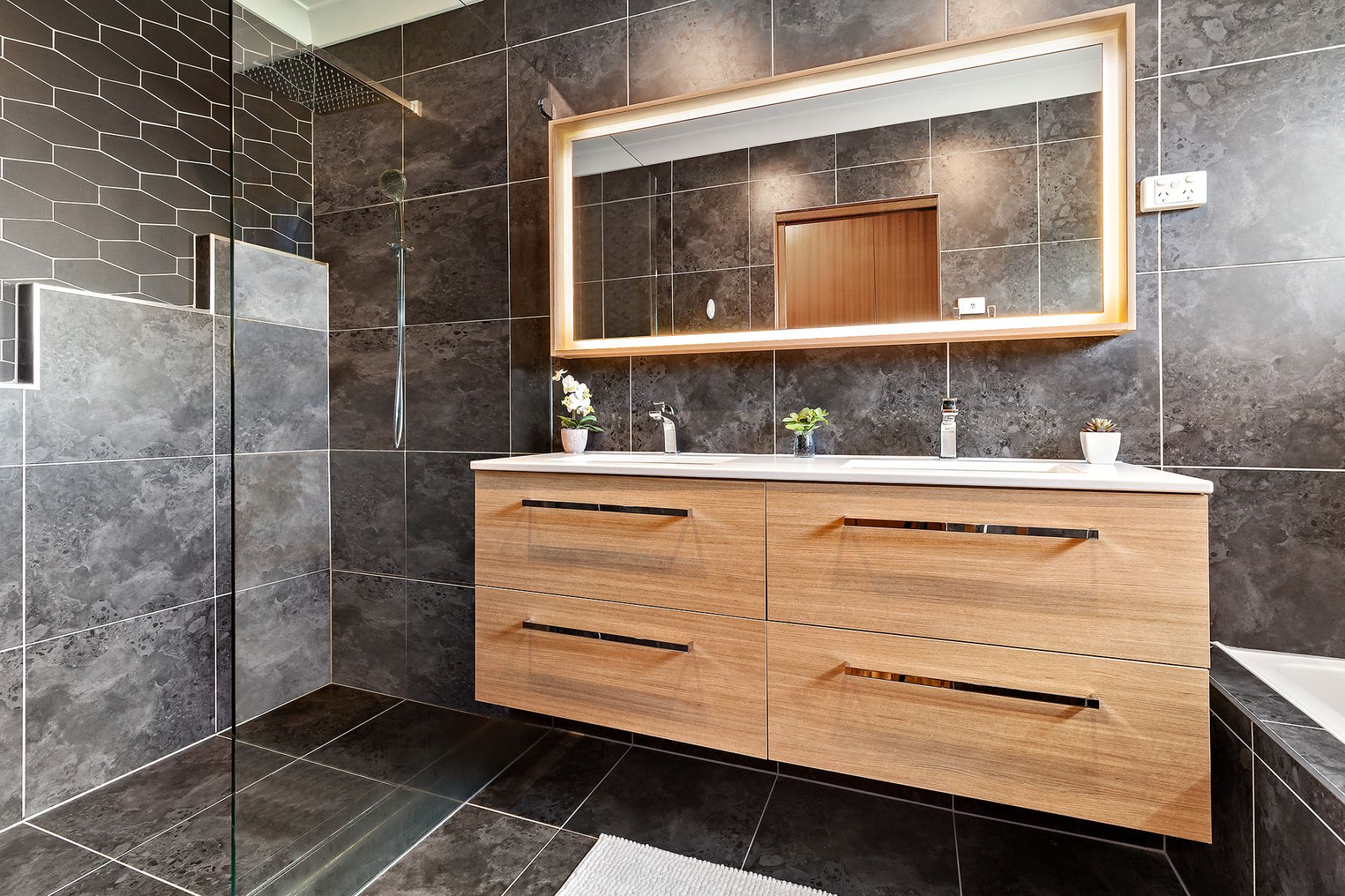 Real Estate For Sale 2 Pindimar Close Eleebana , NSW