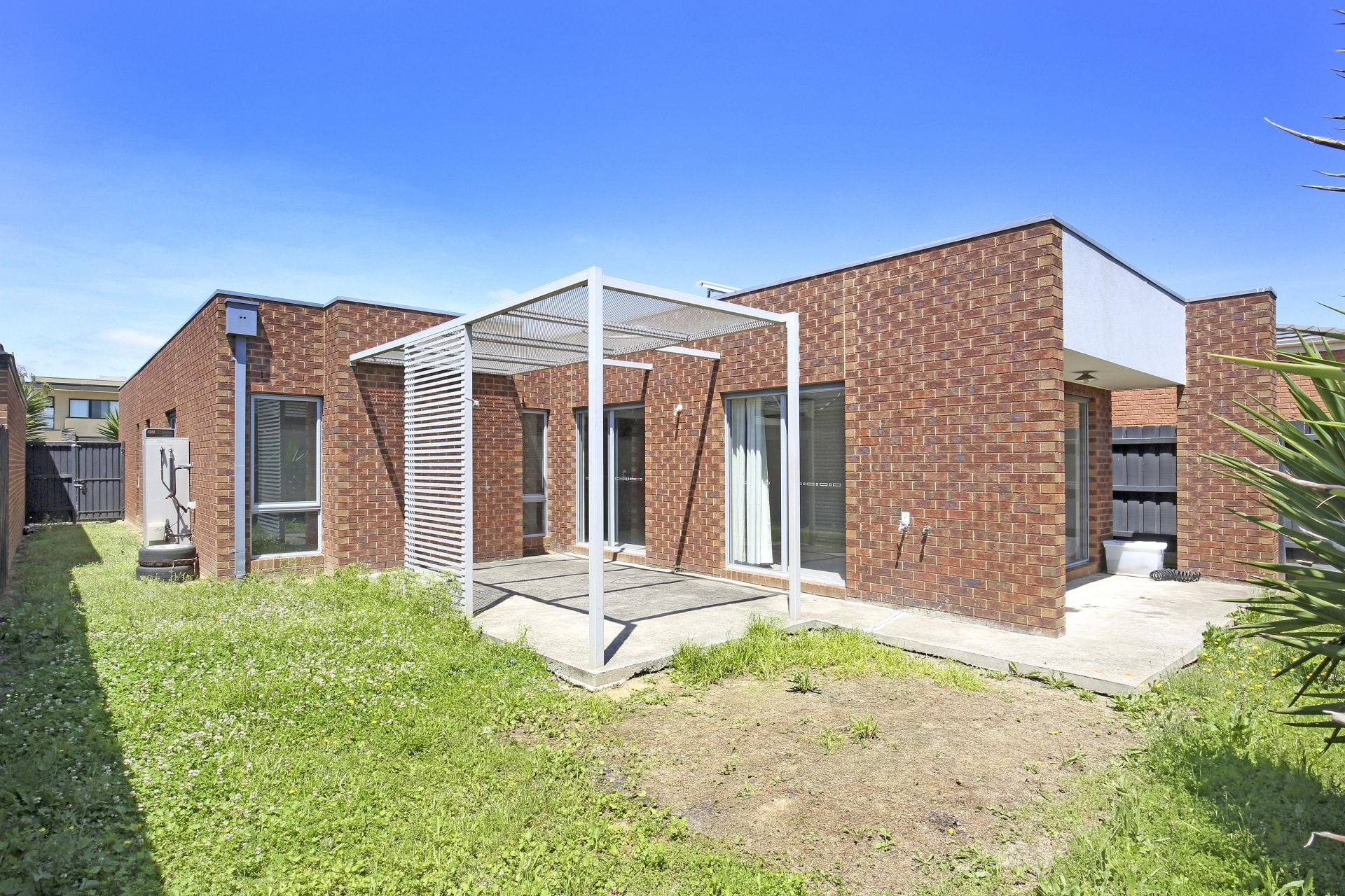 THIS HOME IS BOUND TO IMPRESS!