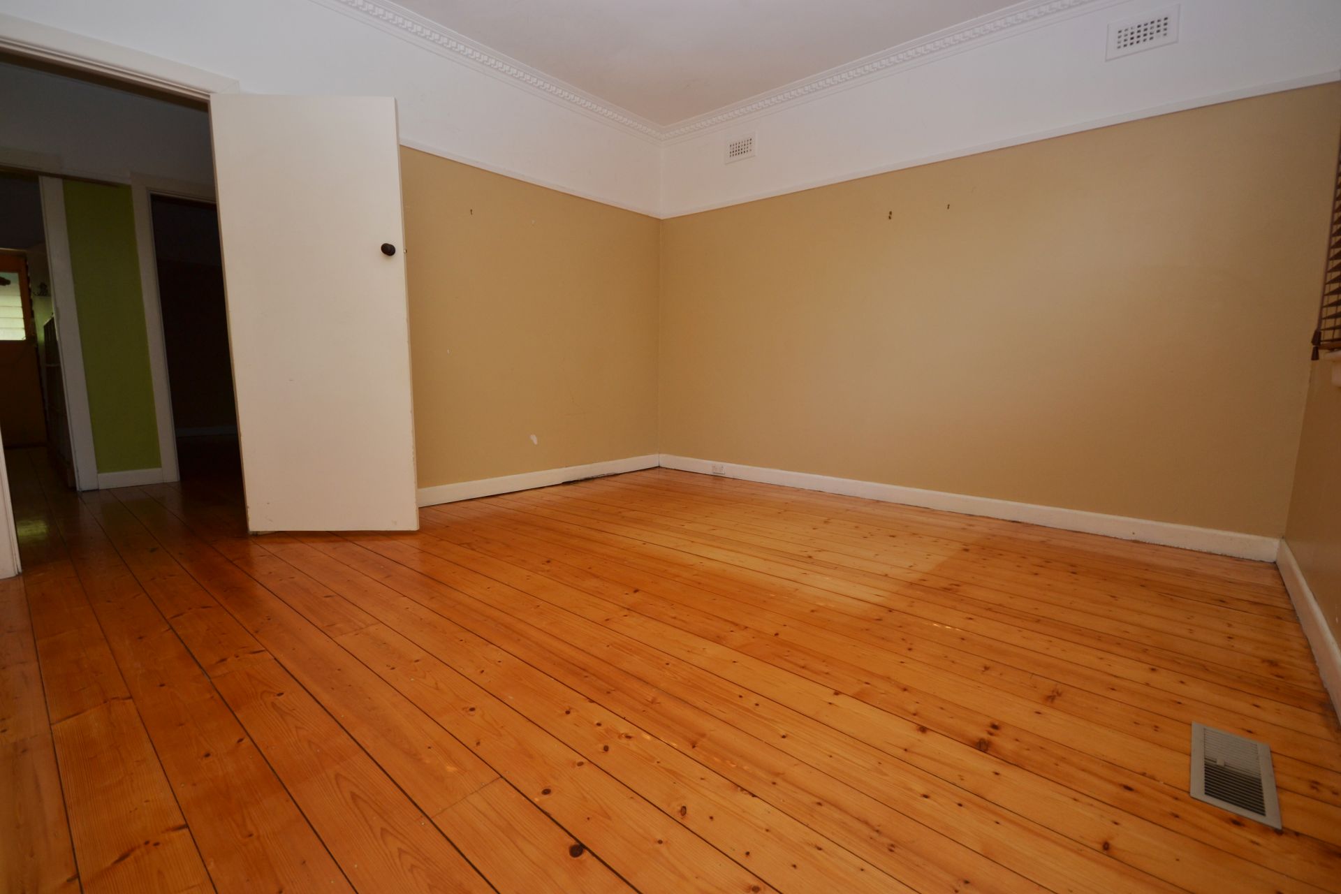 CHARMING TWO BEDROOM!
