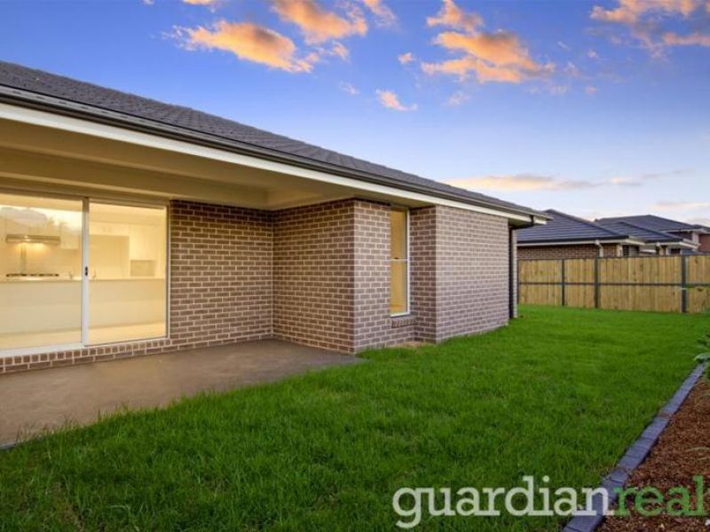 31 Estuary Crescent, The Ponds - Thumbnail 7