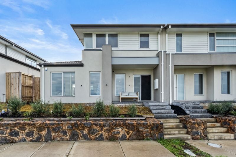 8 Garrong Avenue, Wollert