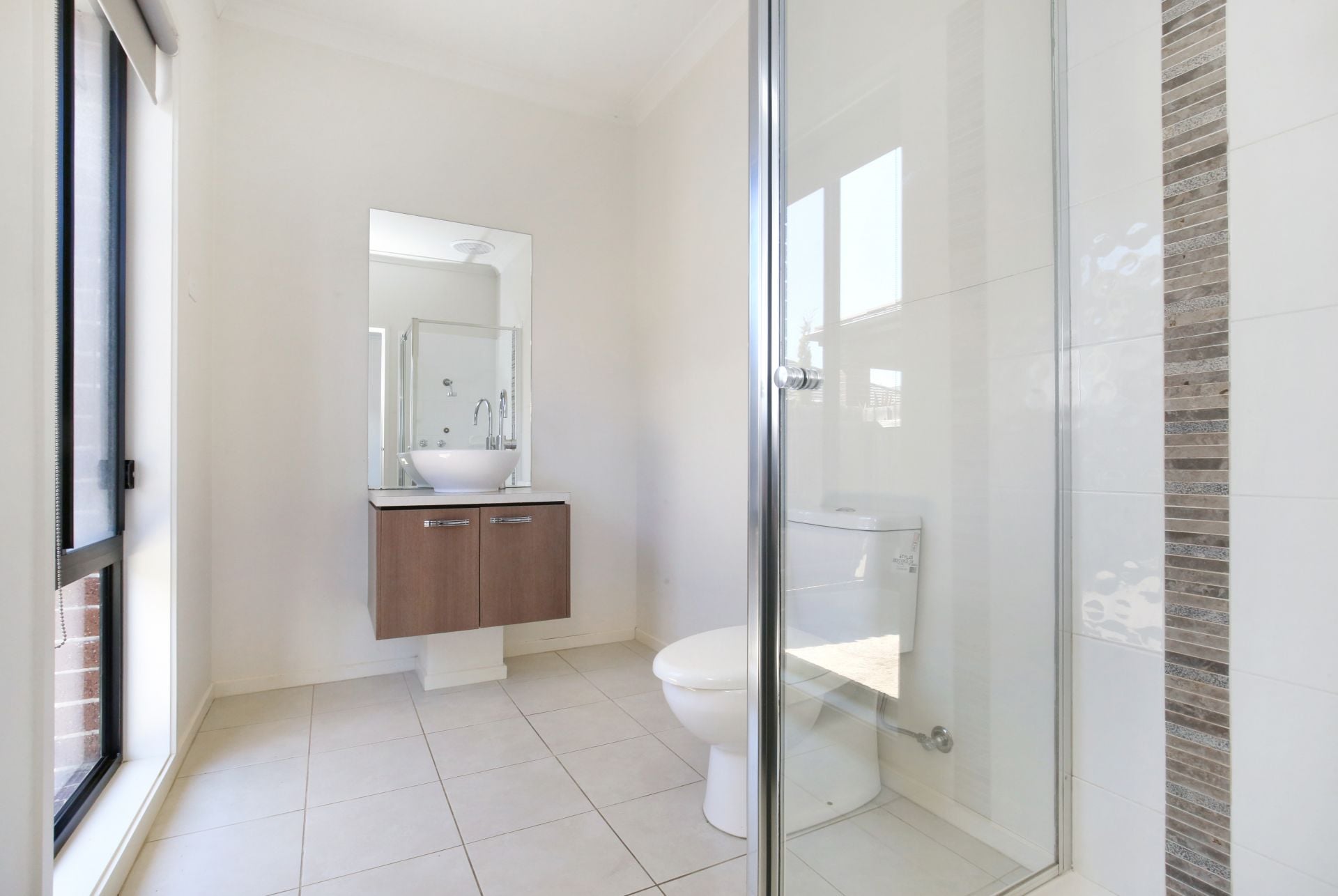 MODERN & LOW MAINTENANCE