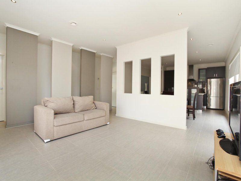 6 Cobaw Circuit, Caroline Springs - Thumbnail 6
