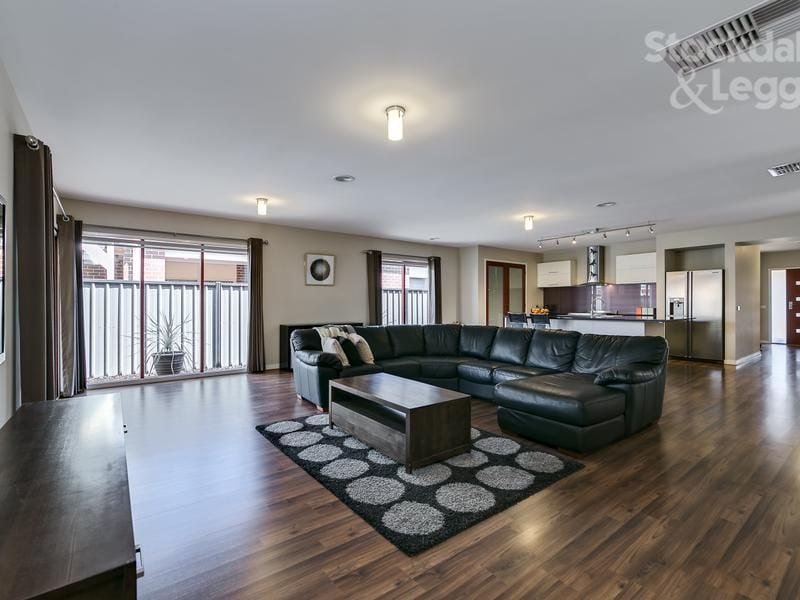 18 Coppice Street MERNDA, Mernda - Thumbnail 7