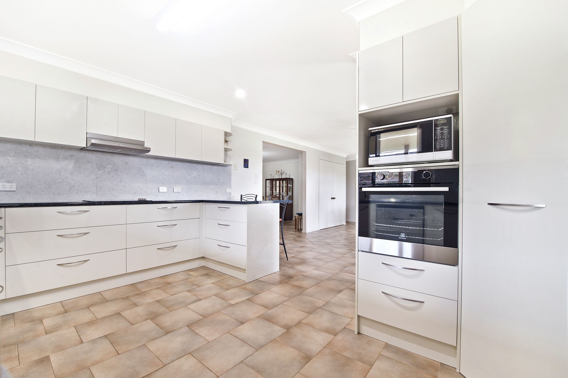 18 Newmarket Grove Port Macquarie NSW, Port Macquarie - Thumbnail 4
