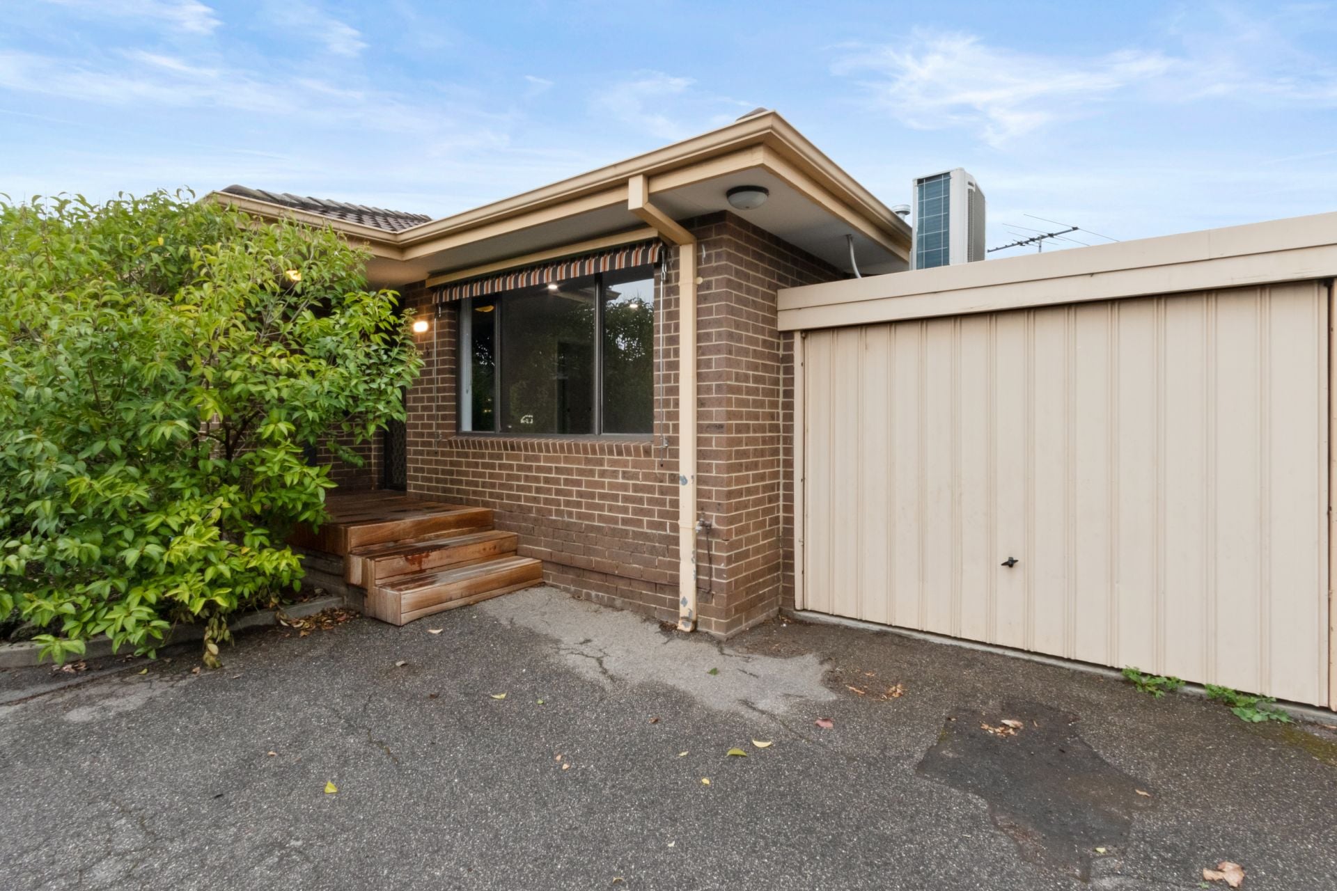 Stunning Unit in Prime Location
