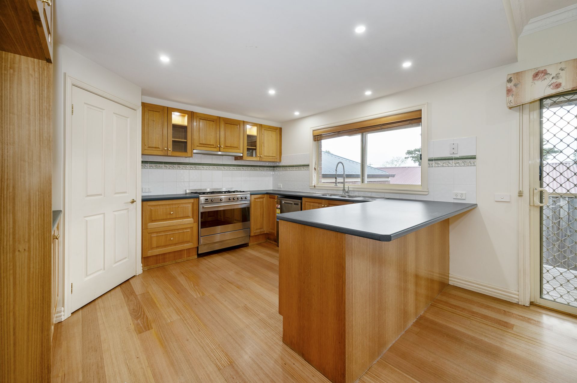 LOVELY FAMILY HOME
