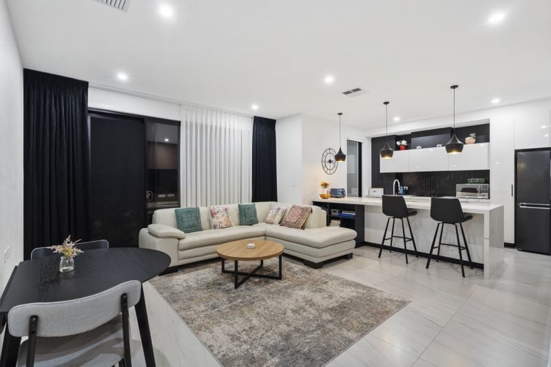 2/451 Pine Ridge Road, Runaway Bay - Thumbnail 2