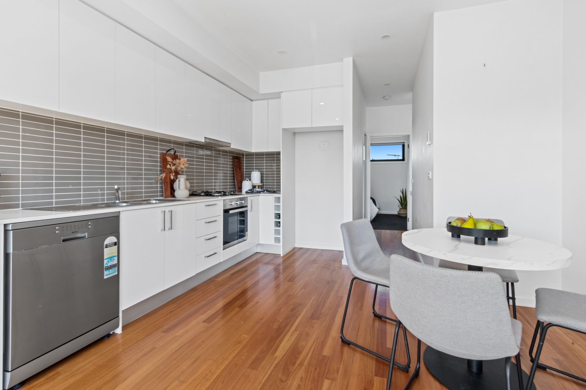 Contemporary Living In A Well-Connected Neighbourhood
