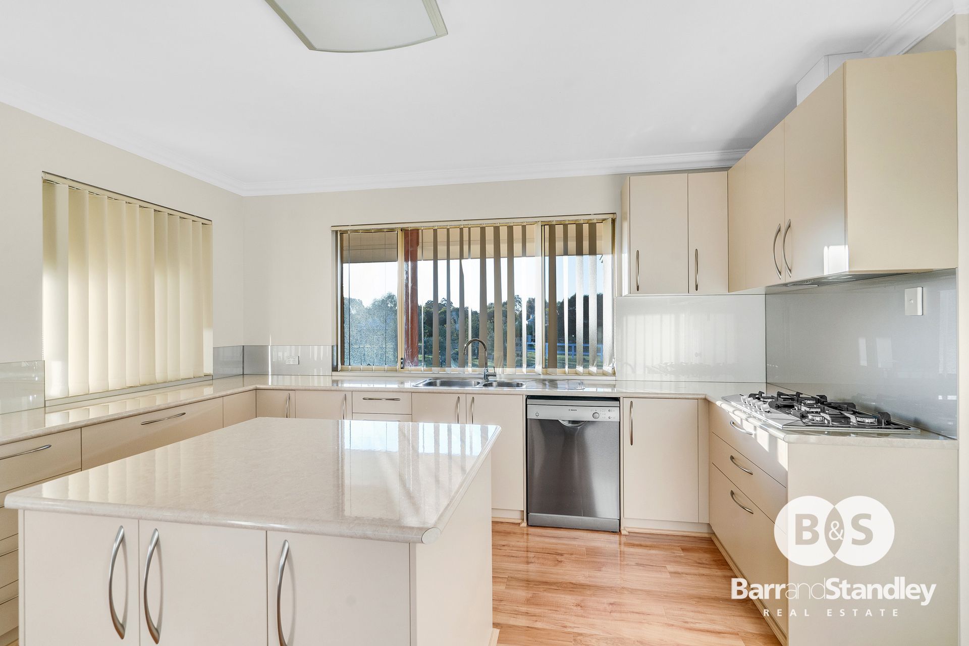 5 Kingia Close Burekup , WA