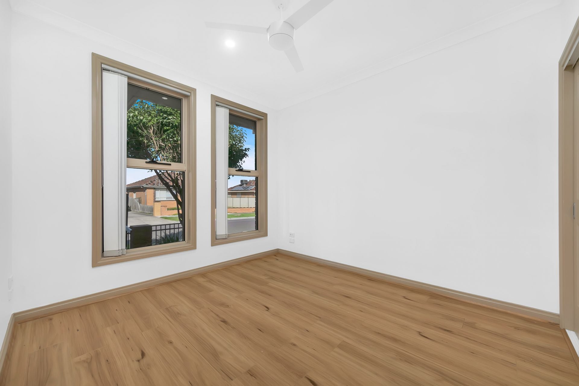 Beautifully Presented 2-Bedroom Home in Thomastown!