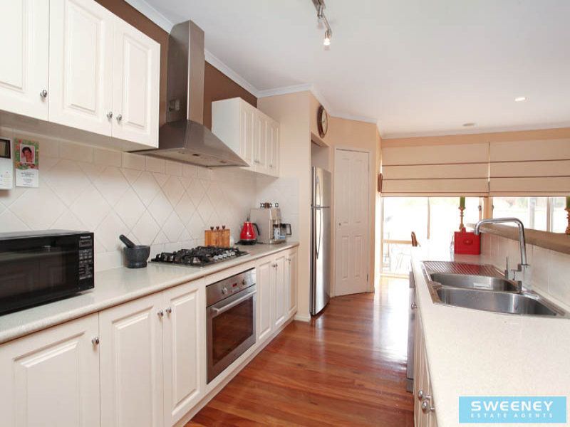 27 Dunstall Gardens, Caroline Springs - Thumbnail 4
